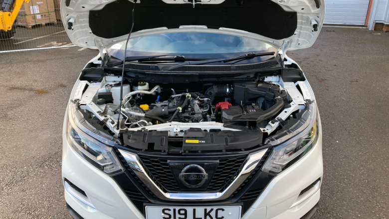 Nissan Qashqai 1.2 DiG-T N-Connecta 5dr Petrol Hatchback